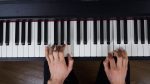Leçon de piano n°4 : Tutoriel Here’s to you (Nicola & Bart) <span class="titlered">[Unpianiste]</span>
