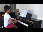 J-S Bach, Menuet en Si Bémol Majeur (BWV 115) – Mathys (piano), le 31/08/2014 <span class="titlered">[Mathys Rodrigues]</span>