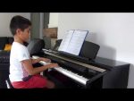 W.A Mozart, Allegro en Si Bémol Majeur – Mathys (piano), le 31/08/2014 <span class="titlered">[Mathys Rodrigues]</span>