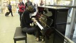Playing Who wants to live forever on Elton Johns piano in St.  Pancras Station (London) <span class="titlered">[vkgoeswild]</span>