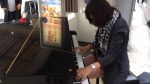 Soundgarden – Black Hole Sun playing on Grand Piano in  Paris, Gare du Nord <span class="titlered">[vkgoeswild]</span>
