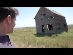 Abandoned House in Colorado desert <span class="titlered">[Piano Around the World]</span>